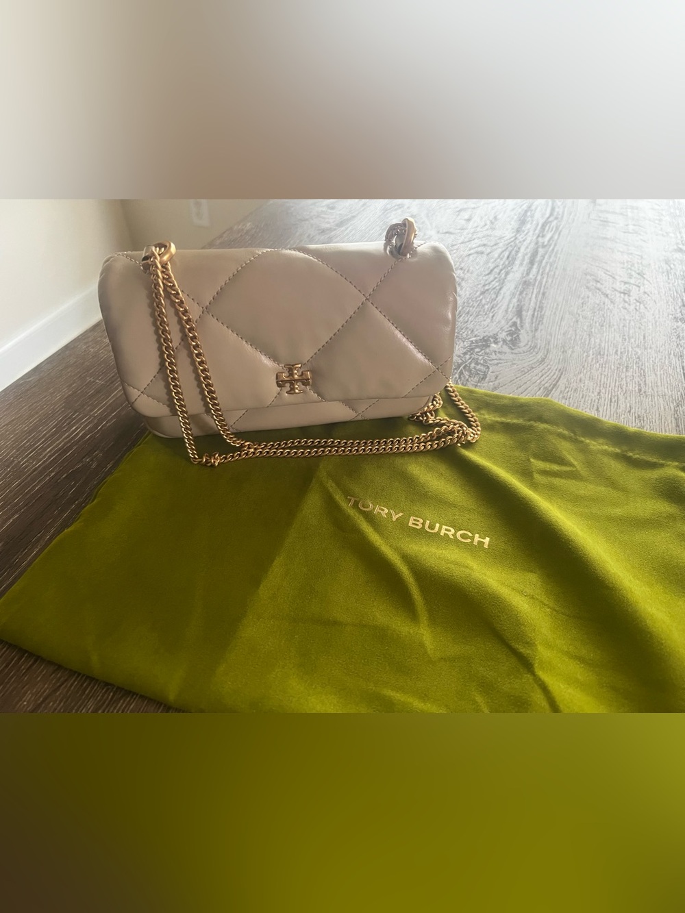 Tory Burch Quilted Crossbody Bag in Cream with Gold Chain